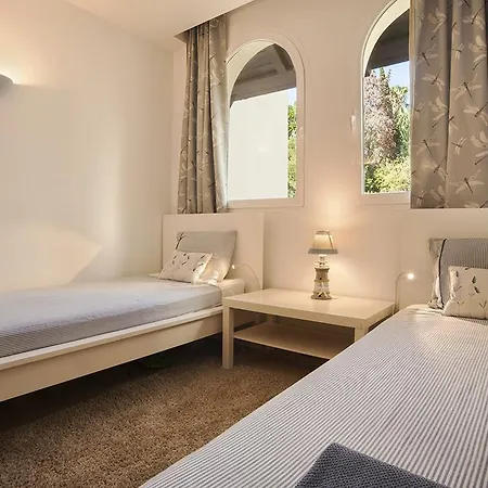 Las Brisas Апартаменты *